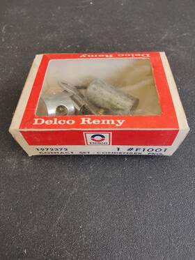 Delco Remy F1001 Nos Oem Contact Set And Condenser 1972372