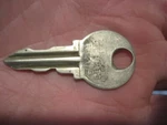 Vintage Db 82 Clum Car Automobile Ignition Key. Fixed Price $19.99.