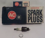 8X Genuine Gm Oem Nos Acniter Spark Plugs R44SX 5613591 Green Ring. Fixed Price $20.00.