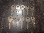 Antique 10 Vtg Keys Automotive Ignition Locks Basco Briggs And & Stratton. Fixed Price $10.00.